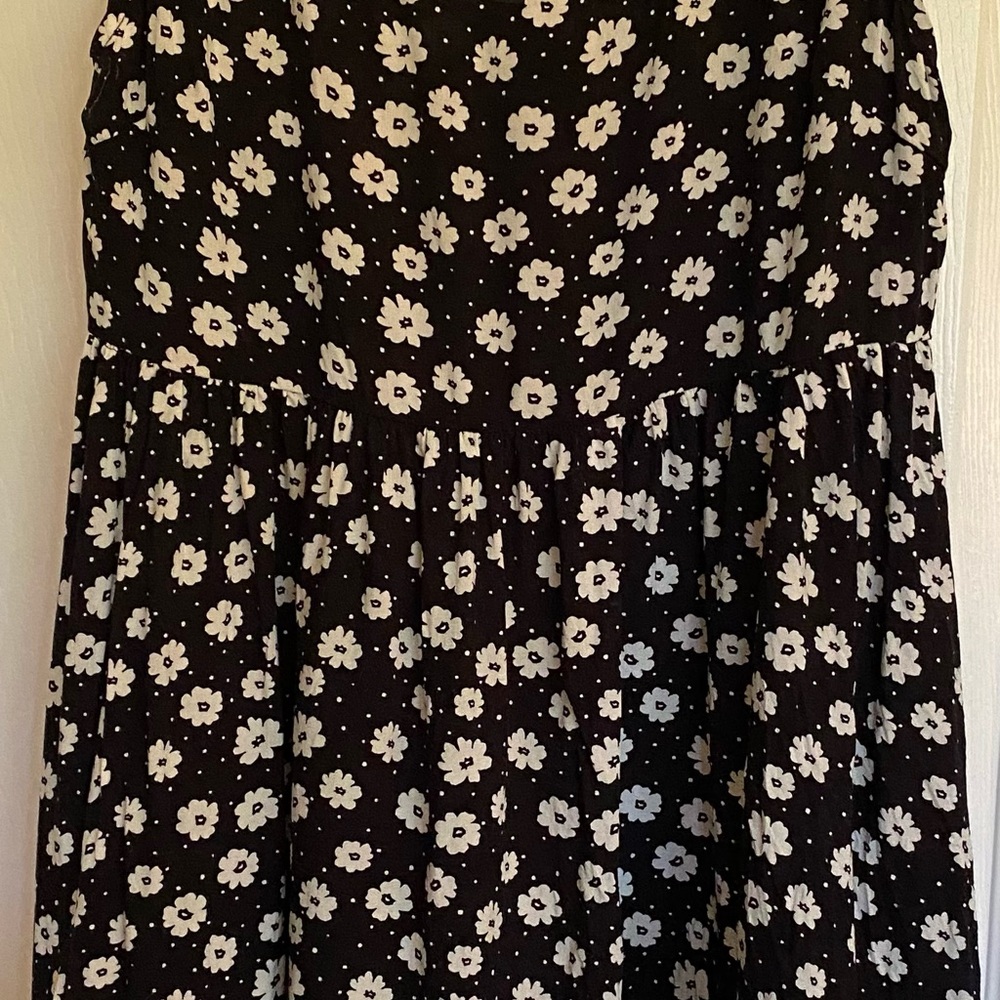Forever 21 Black and White Floral Dress